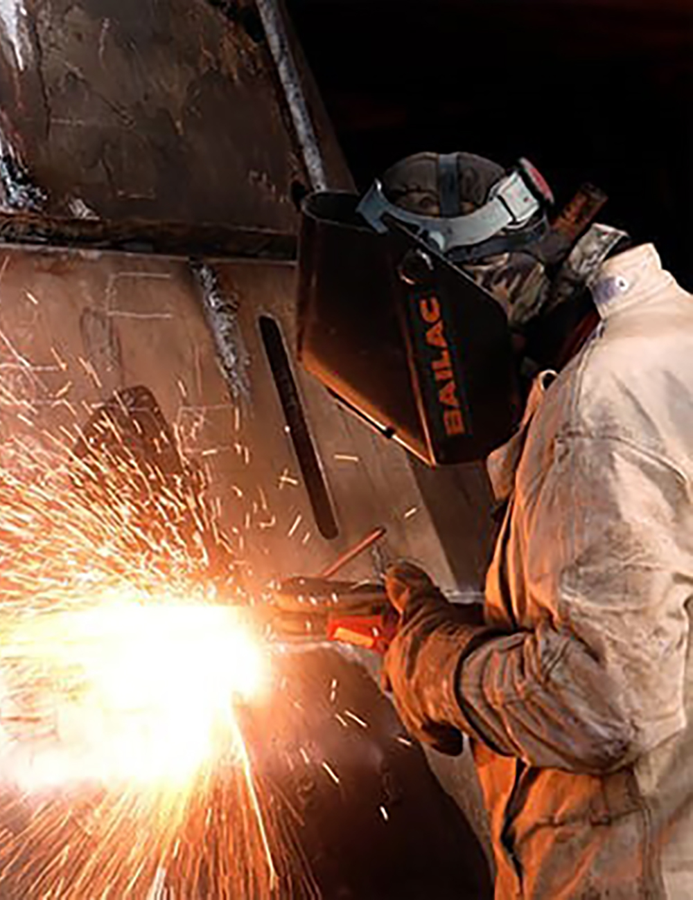 Reparación de labios laterales y cambio de flejes, revisión integral de control dimensional zona de conexión, porta calzas y reparación de fisura